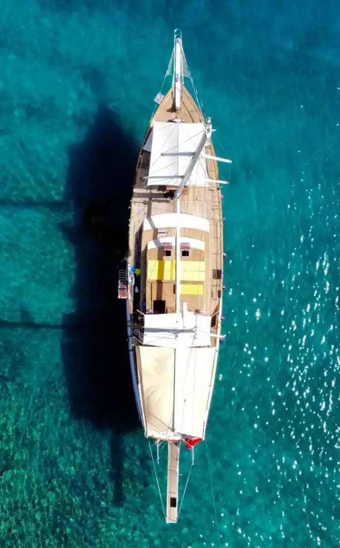 Bodrum'un Büyüleyici Koylarında, 24 Metre, 3 Kabinli Konforlu Gulet 10
