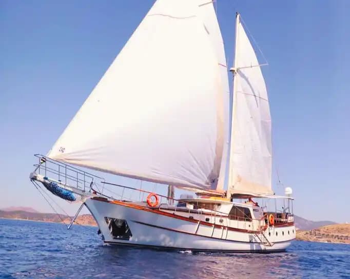 Bodrum’da 22 Metrelik Şık Gulet ile Konforlu Eşisz Mavi Yolculuk - Yatta Bekarlığa Veda