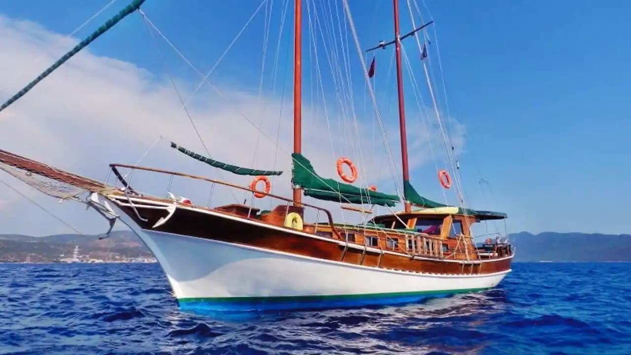 Bodrum'da konaklamalı Tatiller İçin İdeal 3 Kabinli Gulet 3