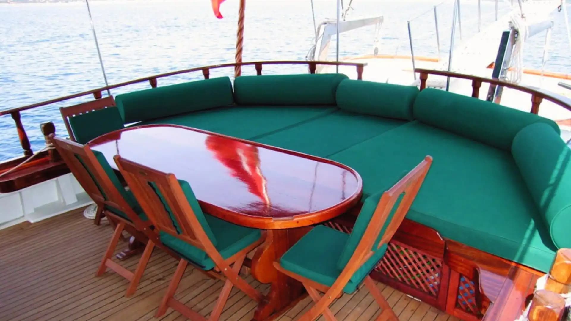 Bodrum'da konaklamalı Tatiller İçin İdeal 3 Kabinli Gulet 9
