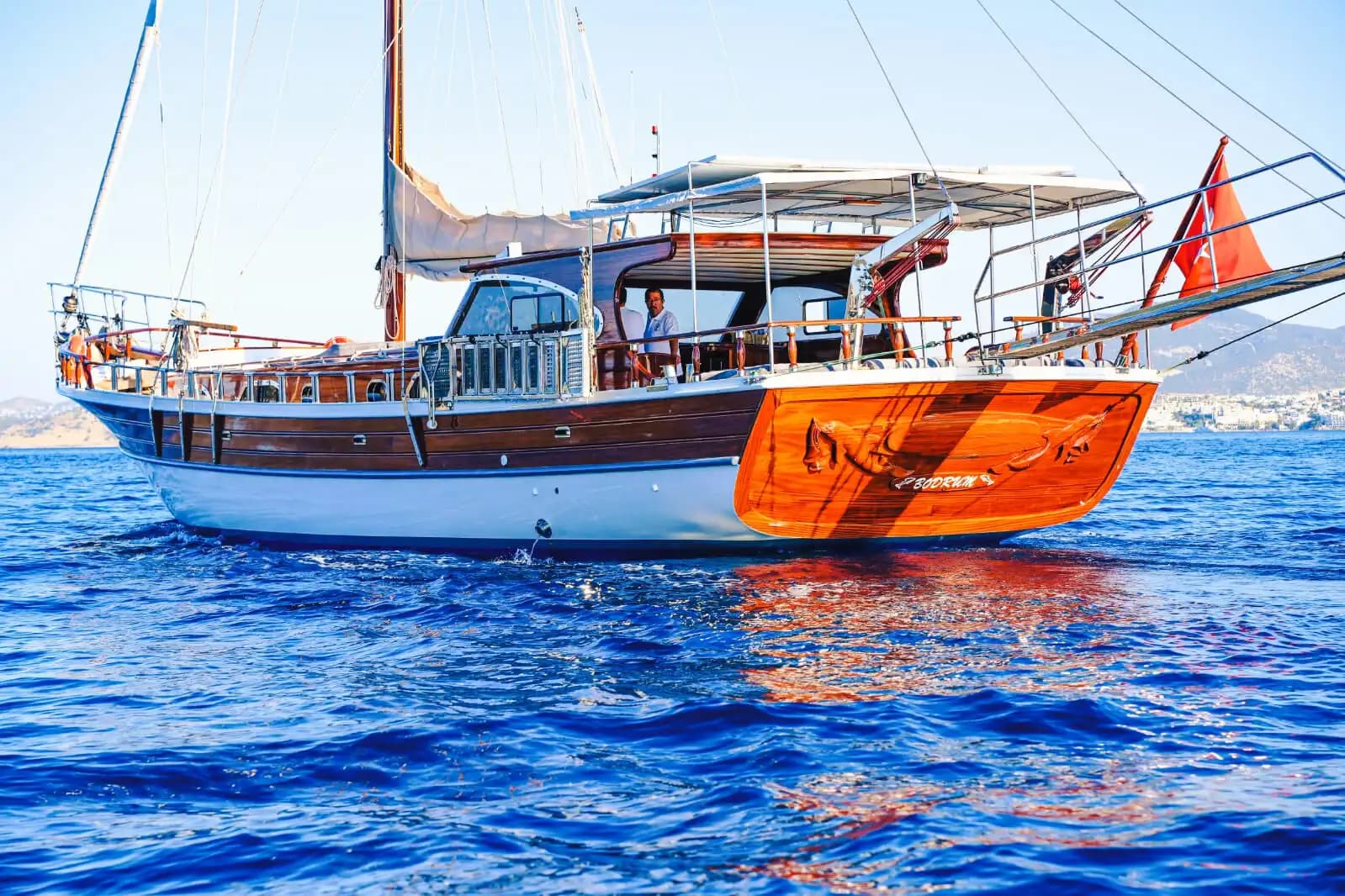 Bodrum’da 17 Metrelik Gulet Tam Donanımıyla Eşsiz Bir Deniz Tatili Sunuyor 8