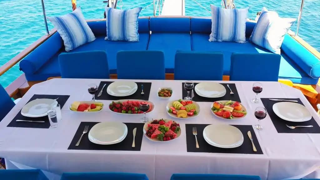 Bodrum'un Enfes Sularında 6 Kabinli Lüks Gulet ile Unutulmaz Deneyim 13
