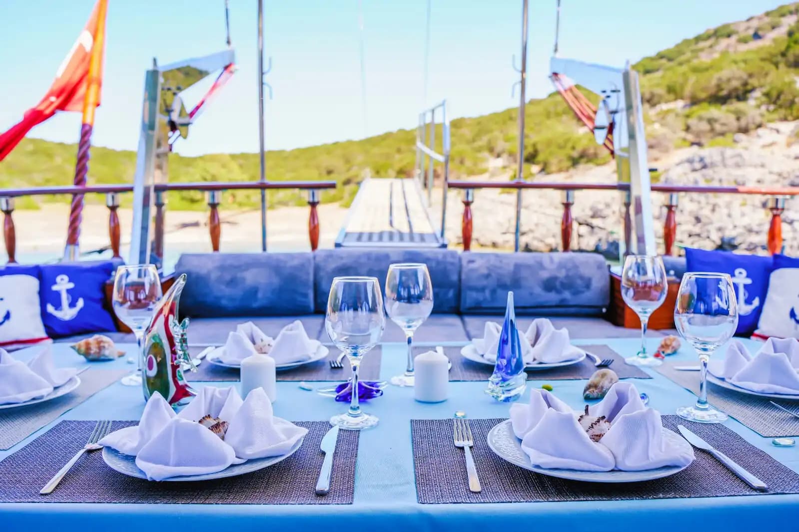 Bodrum’da 17 Metrelik Gulet Tam Donanımıyla Eşsiz Bir Deniz Tatili Sunuyor 9