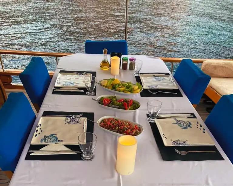 Bodrum'un Enfes Sularında 6 Kabinli Lüks Gulet ile Unutulmaz Deneyim 12