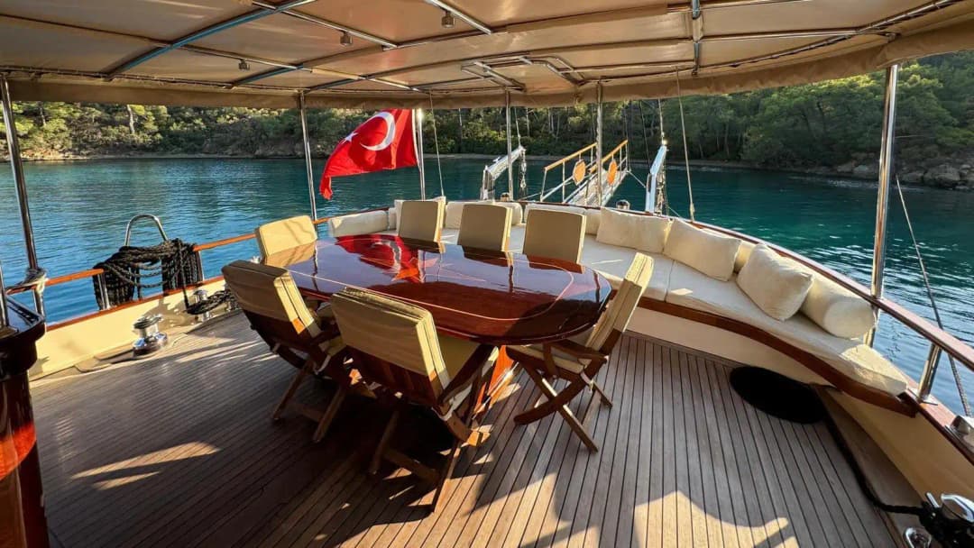 Bodrum'da Masmavi Sularda, 4 Kabinli, 8 Kişilik Şık ve Konforlu Gulet