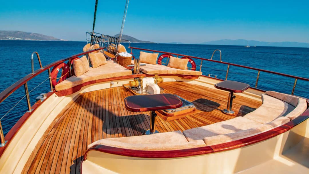 Bodrum'da Masmavi Sularda, 4 Kabinli, 8 Kişilik Şık ve Konforlu Gulet