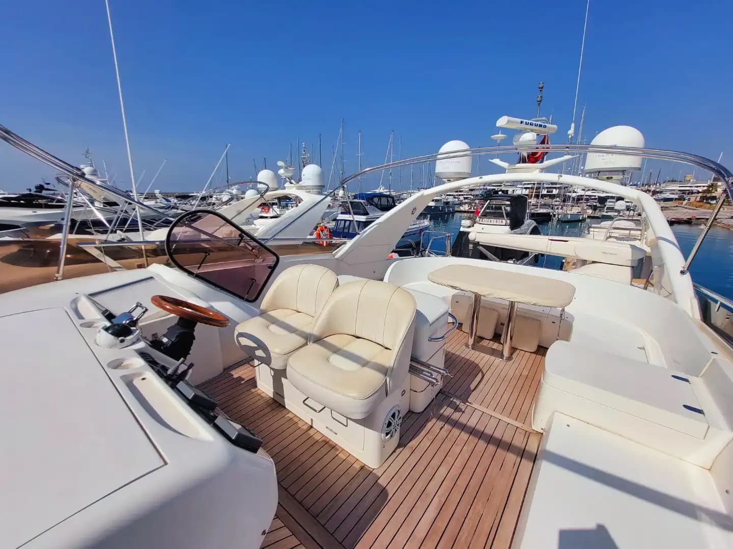 Bodrum’da Etkinliklere Özel, Şık ve Modern Princess Motoryat 12