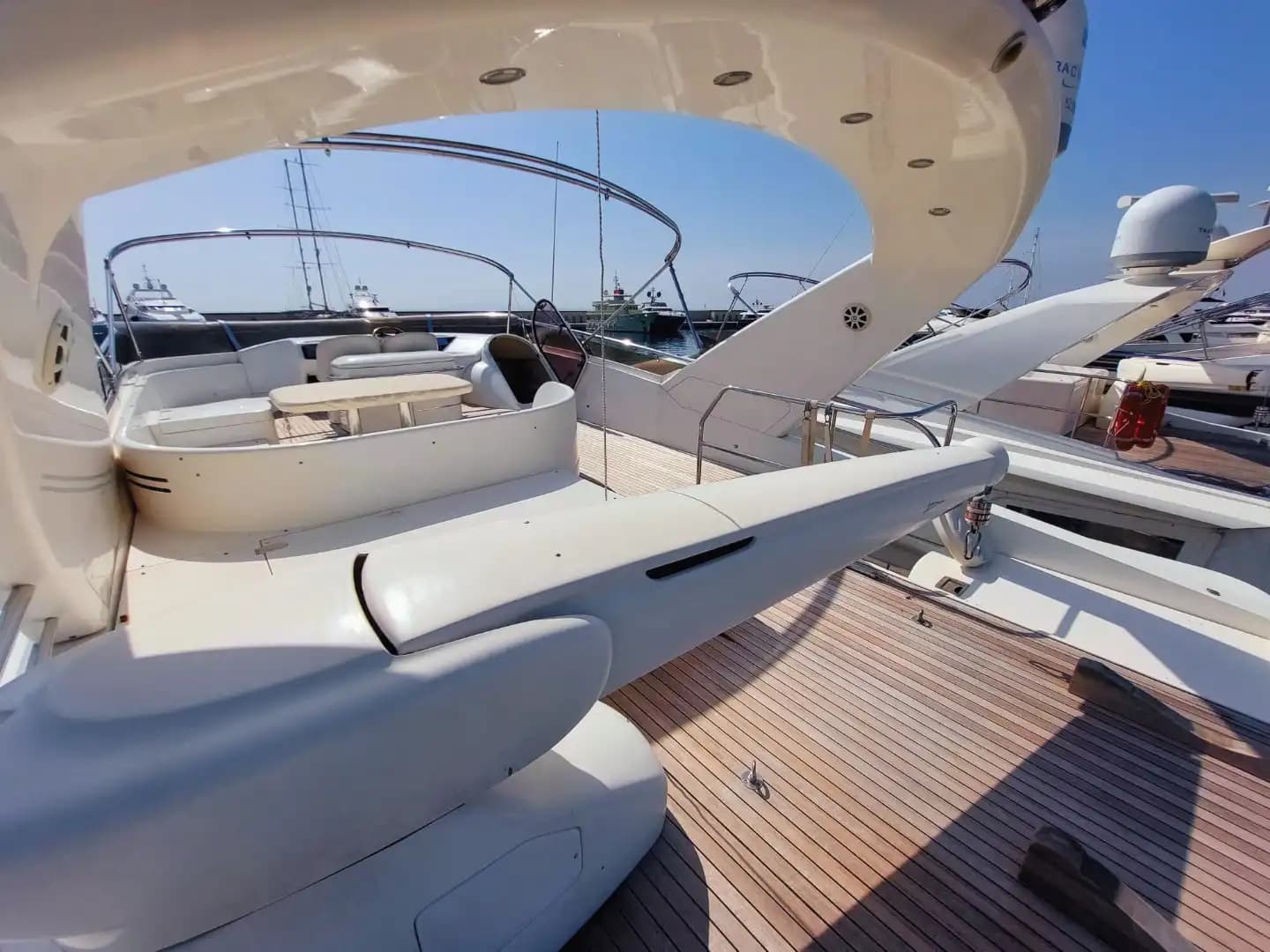 Bodrum’da Etkinliklere Özel, Şık ve Modern Princess Motoryat 14
