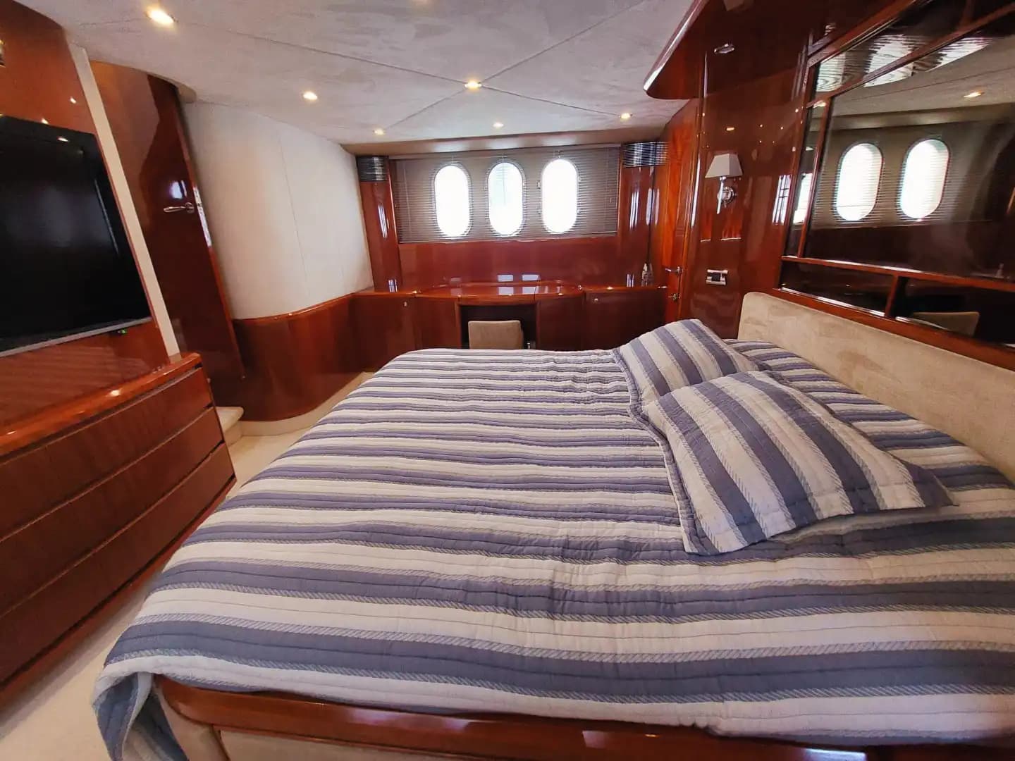 Bodrum’da Etkinliklere Özel, Şık ve Modern Princess Motoryat 21