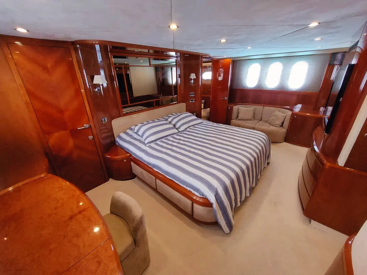 Bodrum’da Etkinliklere Özel, Şık ve Modern Princess Motoryat 20