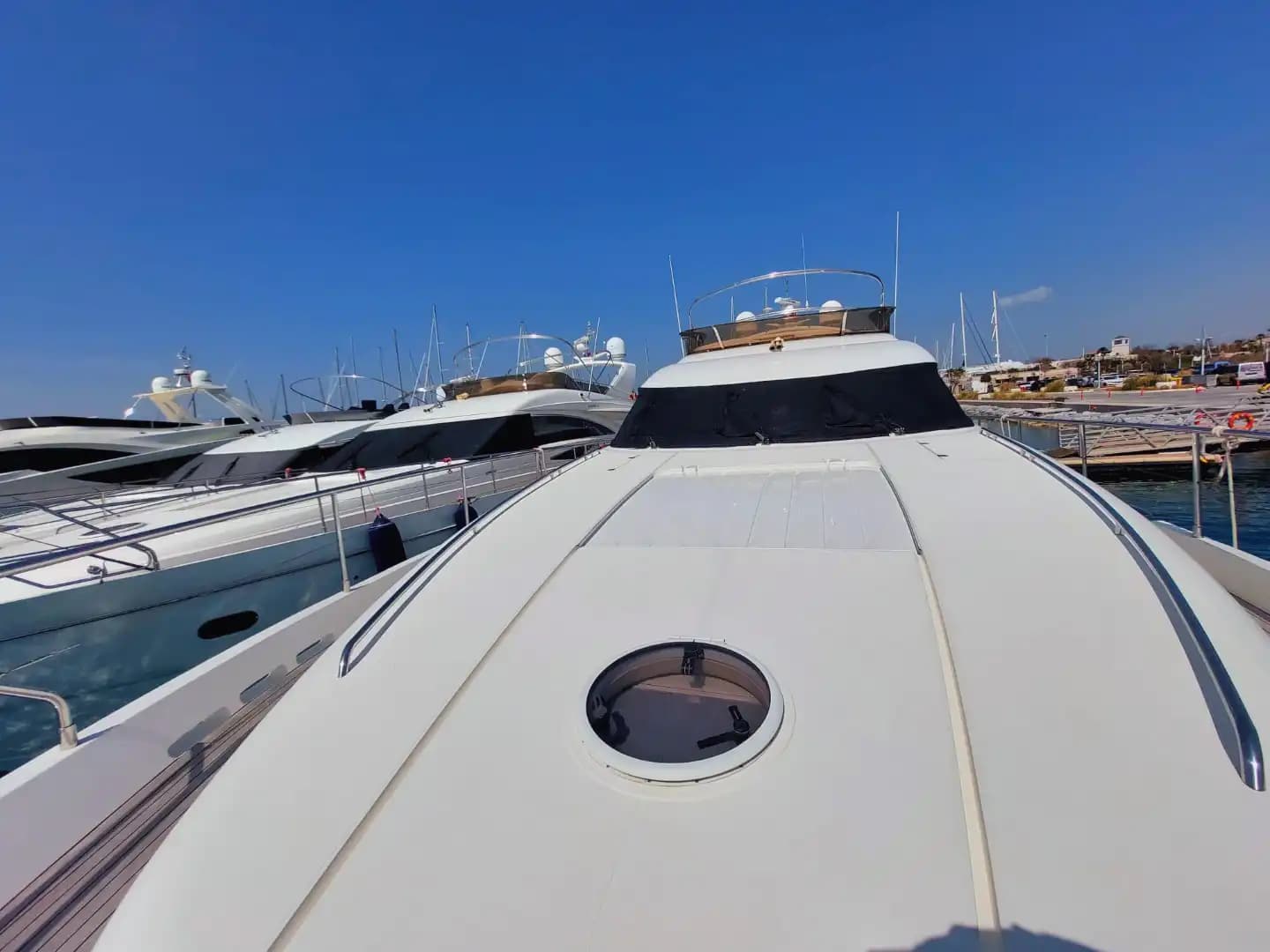 Bodrum’da Etkinliklere Özel, Şık ve Modern Princess Motoryat 8