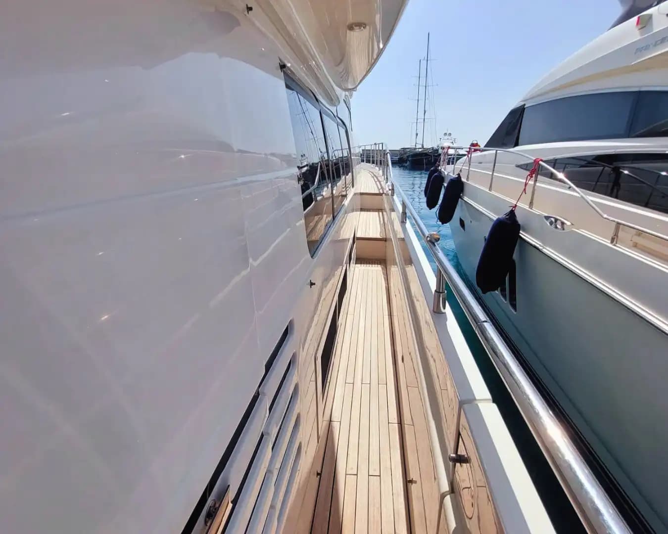 Bodrum’da Etkinliklere Özel, Şık ve Modern Princess Motoryat 10