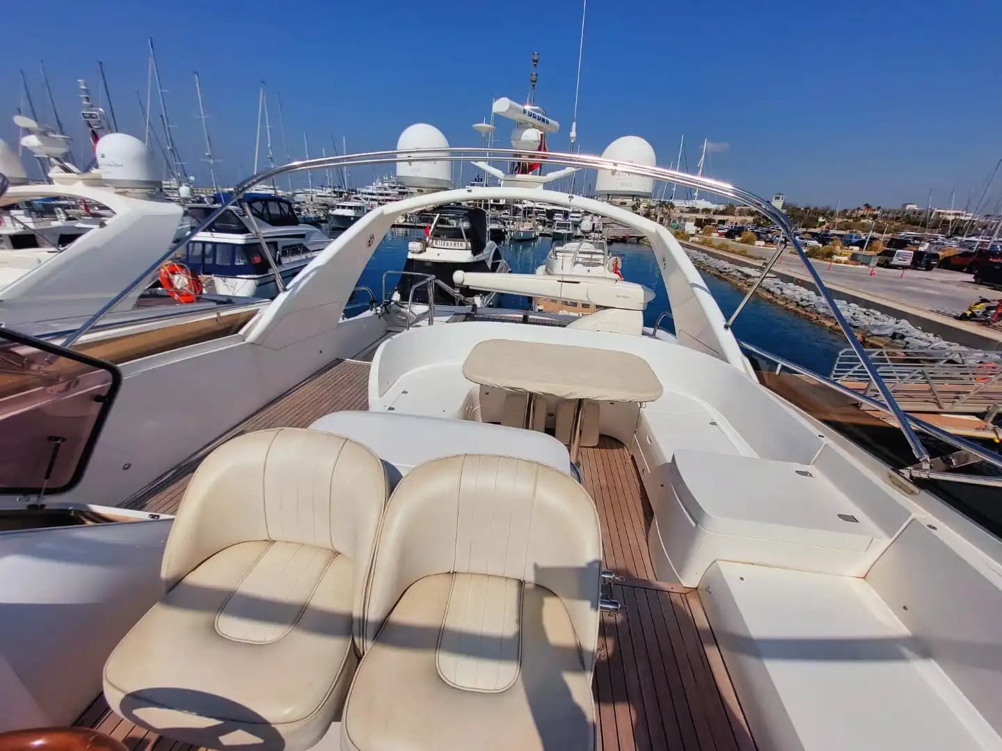 Bodrum’da Etkinliklere Özel, Şık ve Modern Princess Motoryat 11