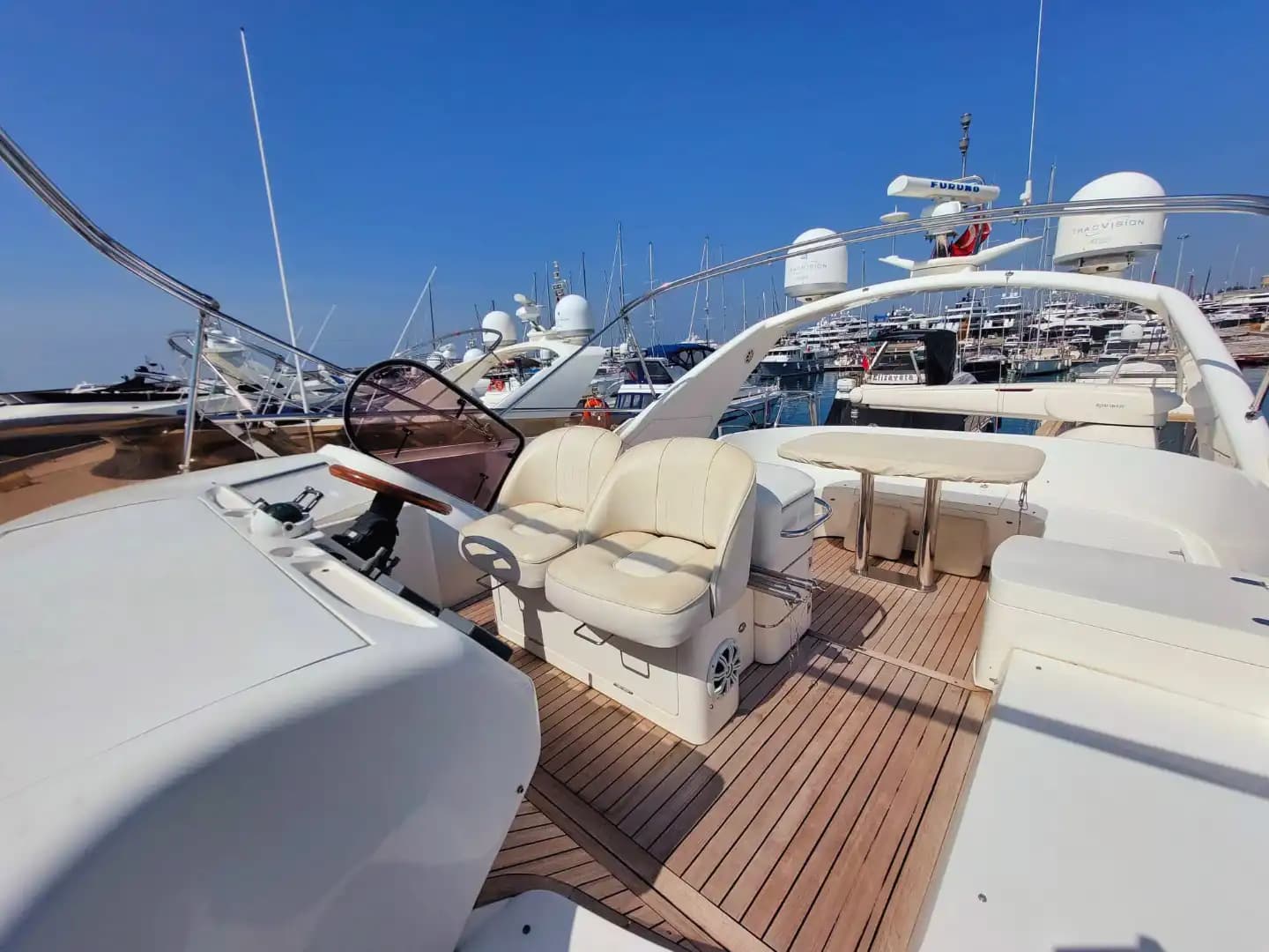 Bodrum’da Etkinliklere Özel, Şık ve Modern Princess Motoryat 13