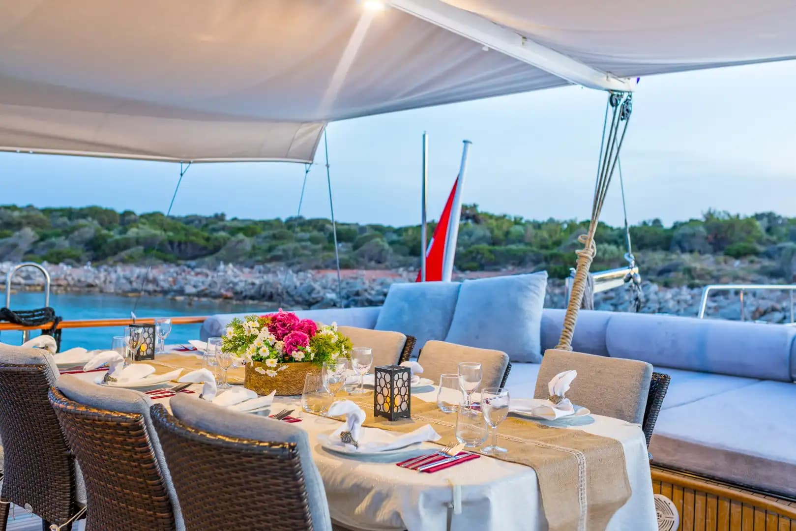 Bodrum'da Lüks Gulet ile Sakin ve Konforlu Bir Mavi Yolculuk 23