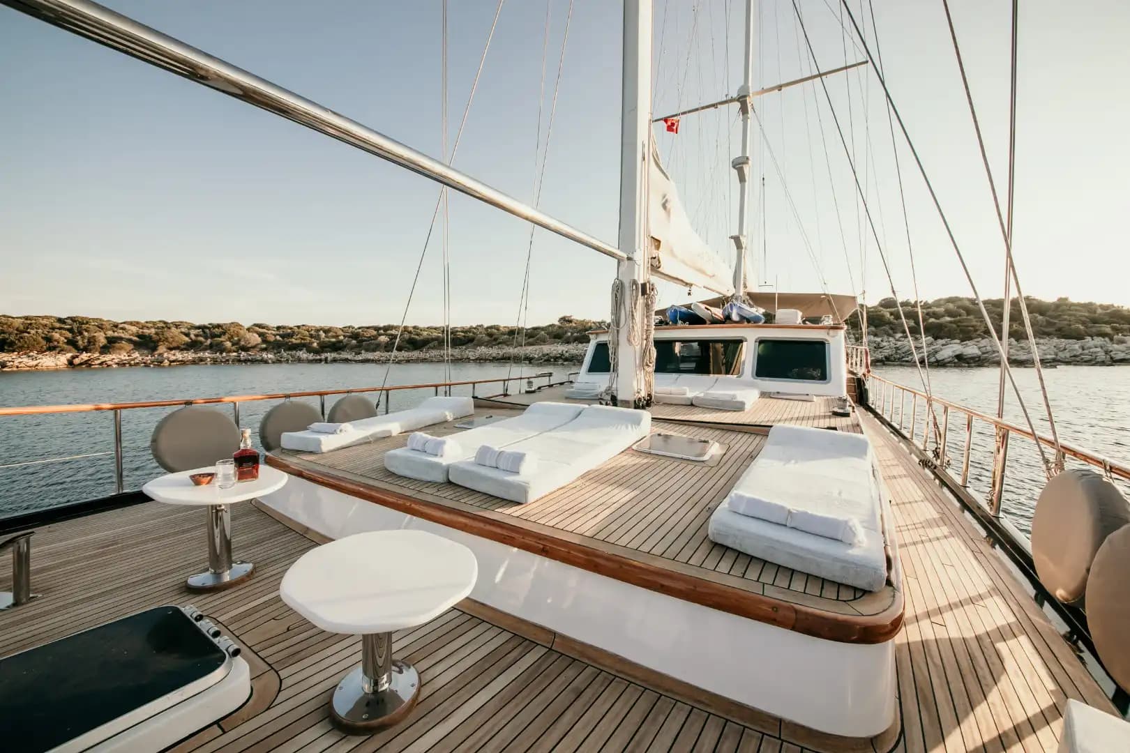 Bodrum'da Lüks Gulet ile Sakin ve Konforlu Bir Mavi Yolculuk 18