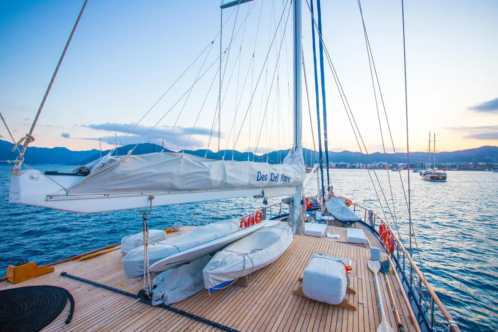 Bodrum'da Lüks Gulet ile Sakin ve Konforlu Bir Mavi Yolculuk 4