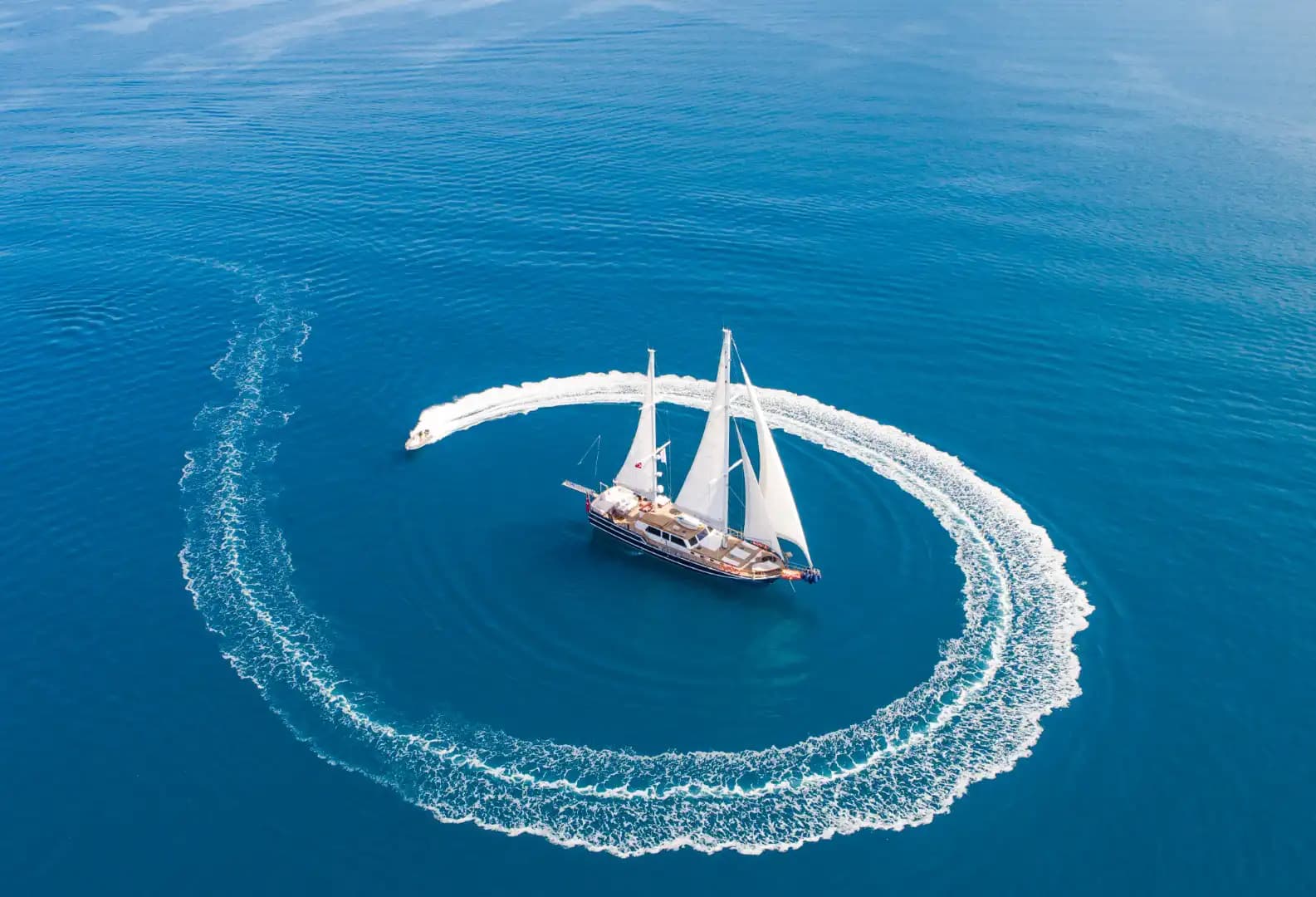 Bodrum'da Lüks Gulet ile Sakin ve Konforlu Bir Mavi Yolculuk 9