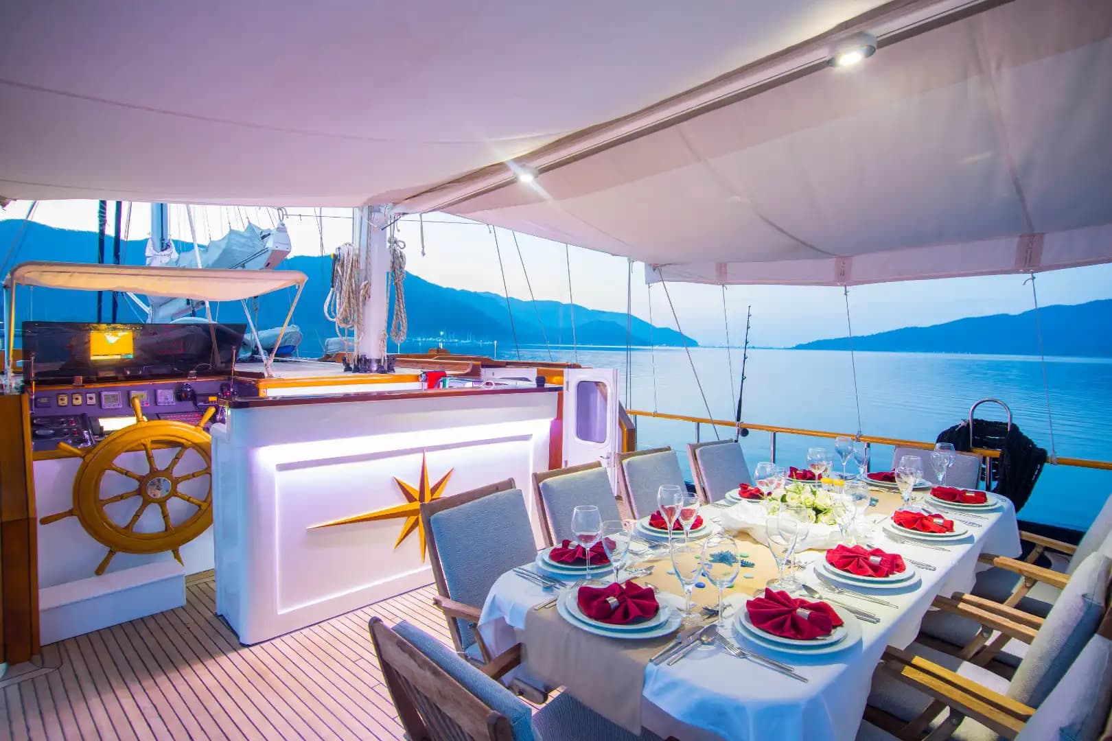 Bodrum'da Lüks Gulet ile Sakin ve Konforlu Bir Mavi Yolculuk 14