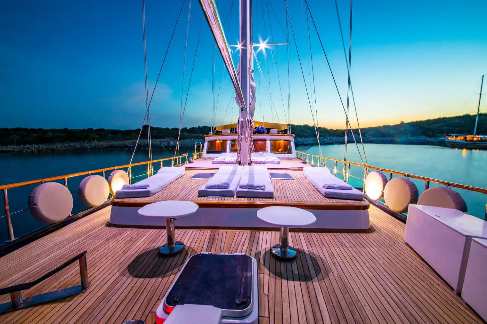 Bodrum'da Lüks Gulet ile Sakin ve Konforlu Bir Mavi Yolculuk 3