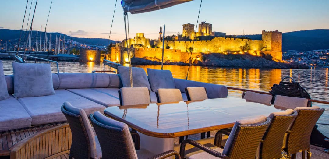 Bodrum'da Lüks Gulet ile Sakin ve Konforlu Bir Mavi Yolculuk