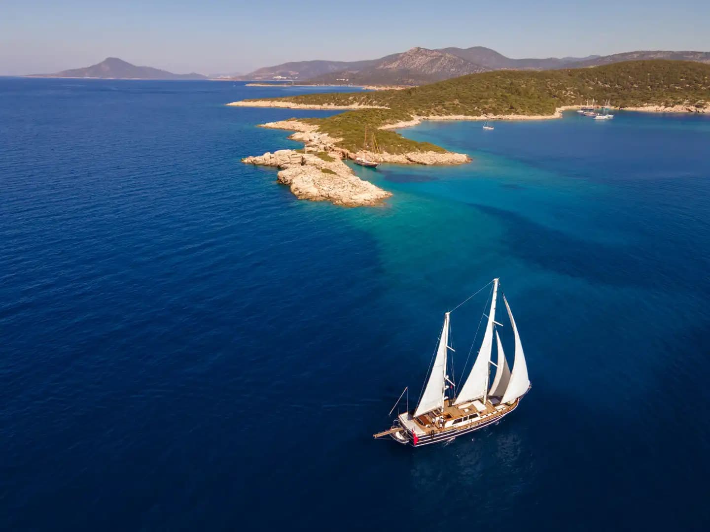 Bodrum'da Lüks Gulet ile Sakin ve Konforlu Bir Mavi Yolculuk 11