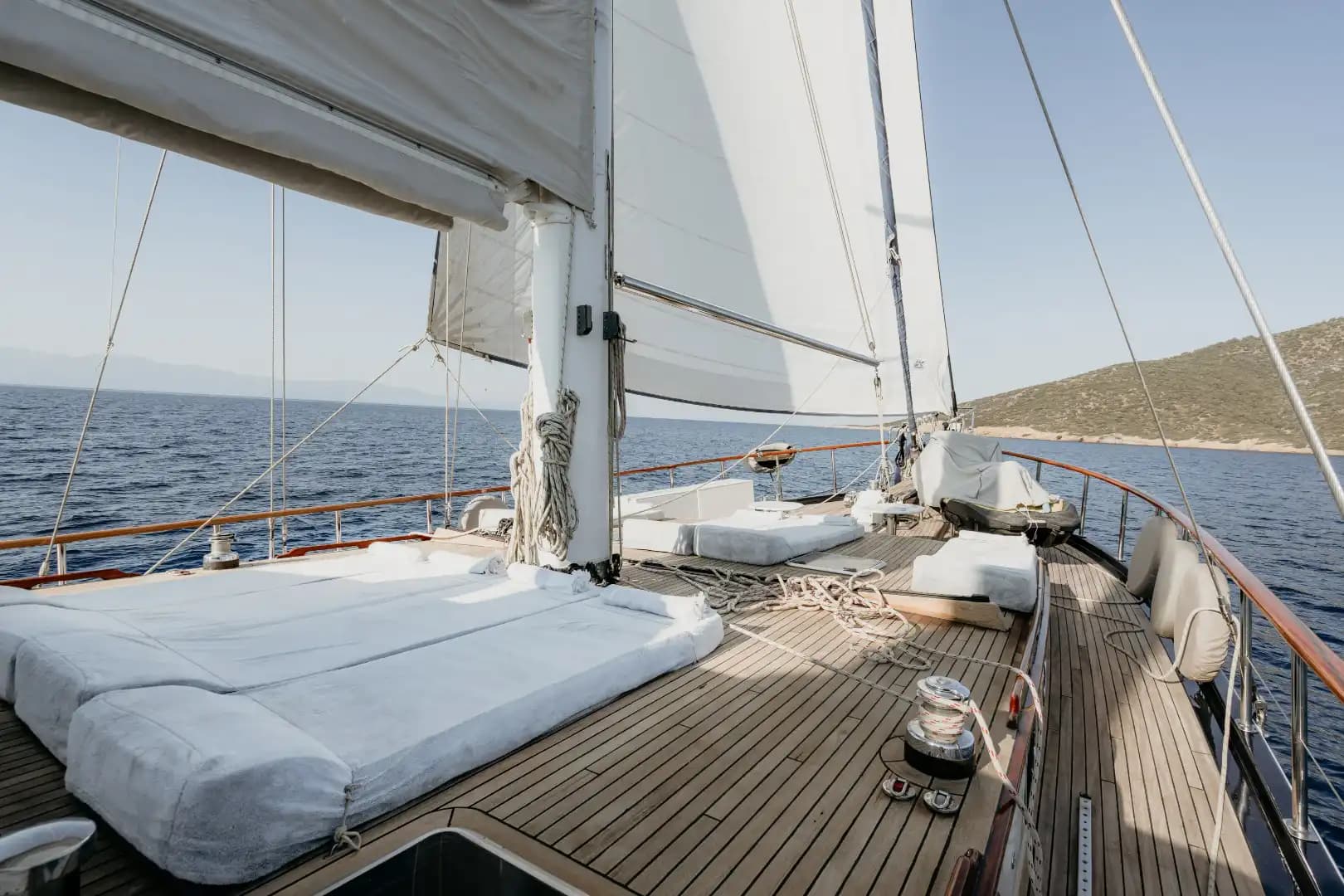 Bodrum'da Lüks Gulet ile Sakin ve Konforlu Bir Mavi Yolculuk 17