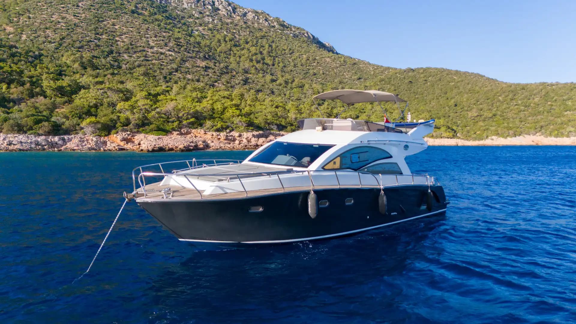 Bodrum’da Lüks Motoryat ile Konfor ve Eşsiz Mavi Yolculuk Deneyimi 6