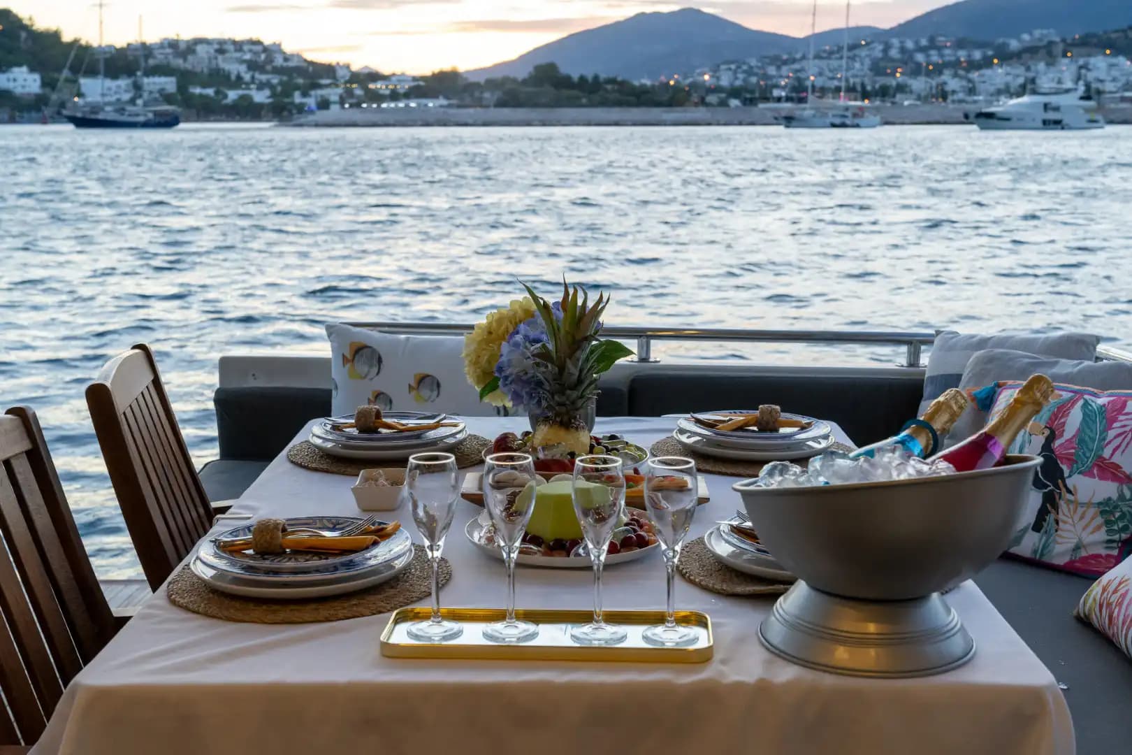 Bodrum’da Lüks Motoryat ile Konfor ve Eşsiz Mavi Yolculuk Deneyimi 4