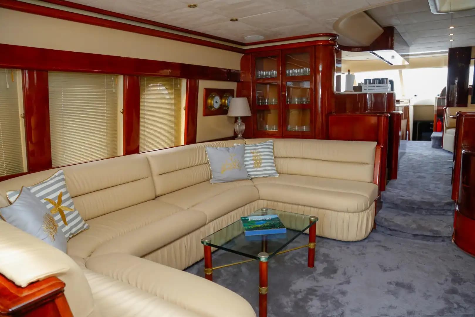 Bodrum'da Mavinin Her Tonunu Hissedin, Princess 72 Lüks Motoryat 15
