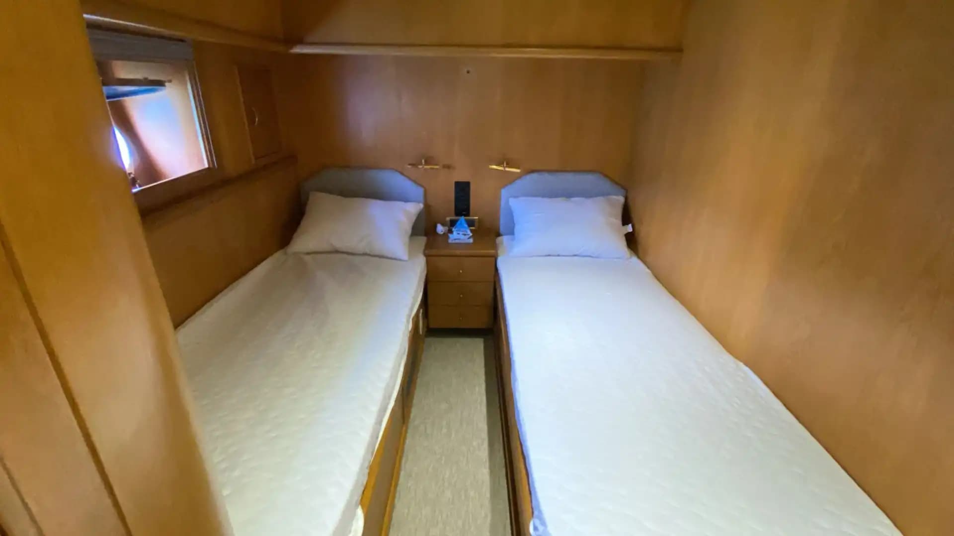 Bodrum'da Geniş Gruplara Uygun, 27 Metre, 3 Kabinli Şık Motoryat 6