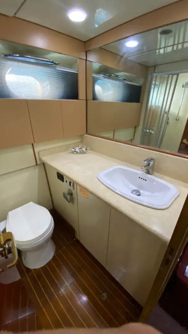 Bodrum'dan Marmaris'e, Zarif Tasarımlı 26 Metre, 4 Kabinli Lüks Motoryat 25