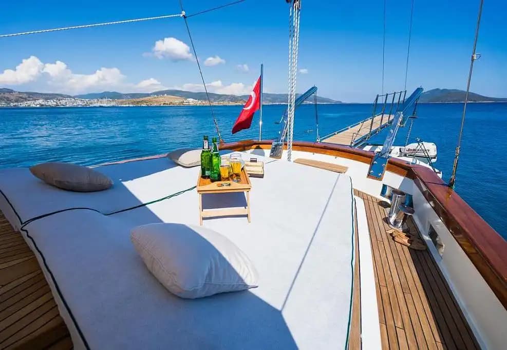 Bodrum'da 24m Lüks Ketch Gulet Kiralama
