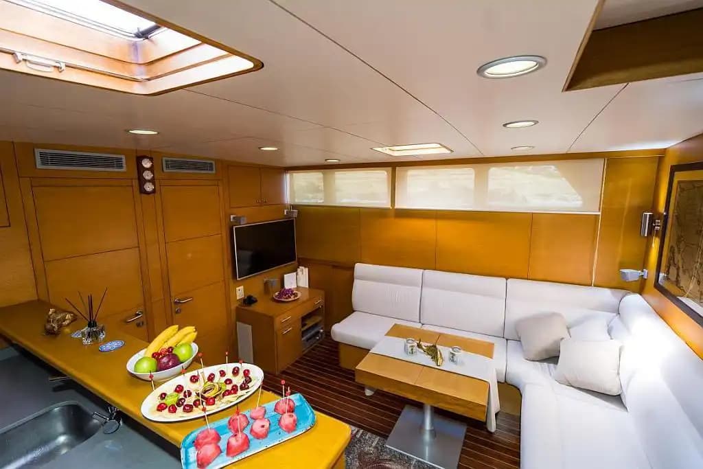 Bodrum'da 24m Lüks Ketch Gulet Kiralama 14
