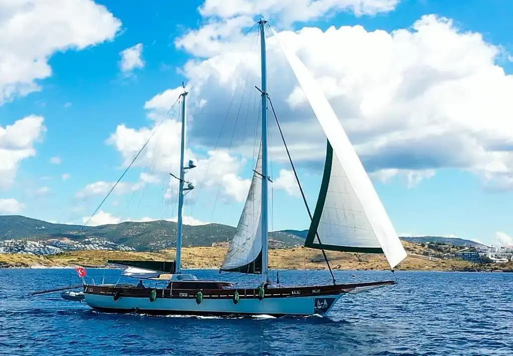 Bodrum'da 24m Lüks Ketch Gulet Kiralama