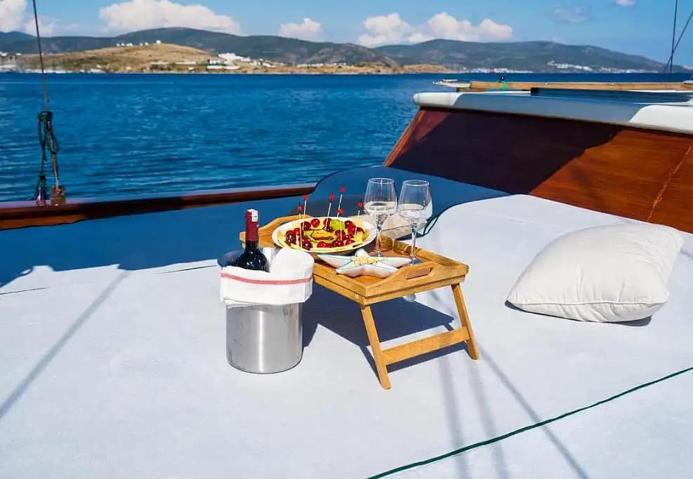 Bodrum'da 24m Lüks Ketch Gulet Kiralama 12