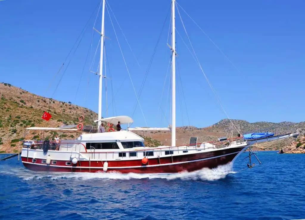 Marmaris Bozburun’un Sakin Sularında 5 Kabinli Lüks Gulet Tatili - Yatta Evlilik Yıldönümü