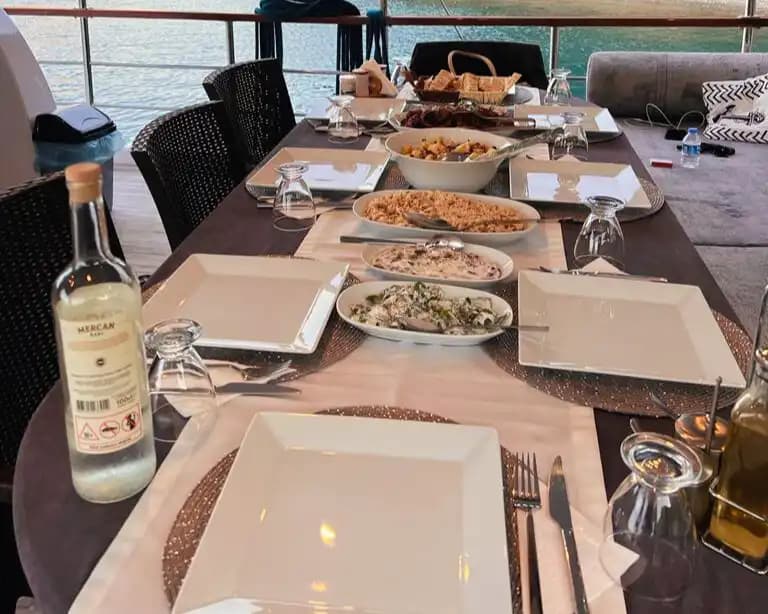 Marmaris Bozburun'da Ege'nin Sakin Koylarında 8 Kişi Kapasiteli Gulet 12