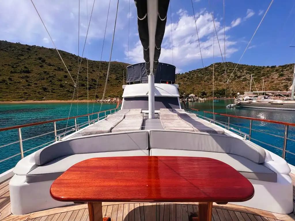 Marmaris Bozburun'da Ege'nin Sakin Koylarında 8 Kişi Kapasiteli Gulet 8