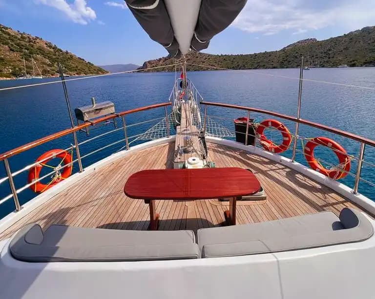 Marmaris Bozburun'da Ege'nin Sakin Koylarında 8 Kişi Kapasiteli Gulet 7