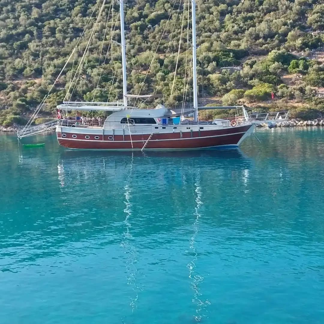Bozburun’nun Eşsiz Güzelliklerinde 5 Kabinli Gulet ile 12 Kişilik Lüks Mavi Yolculuk 8