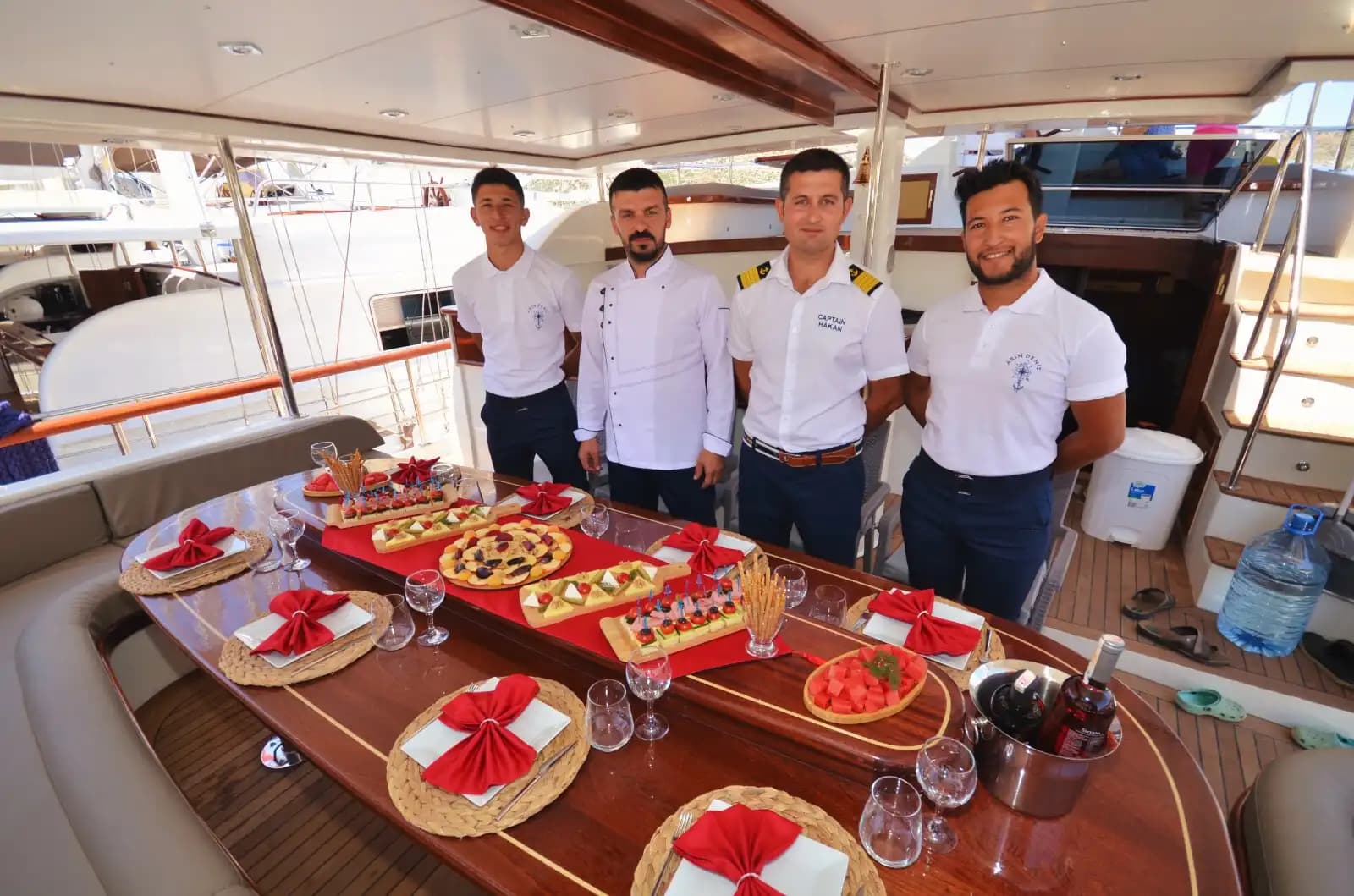 Marmaris Bozburun'da 6 Kabinli 12 Kişilik 24 Metrelik Gulet 2