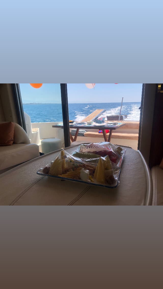 Antalya'da Lüks Yacht Kiralama: Günübirlik Deniz Keyfi (14.7 Metre) 10