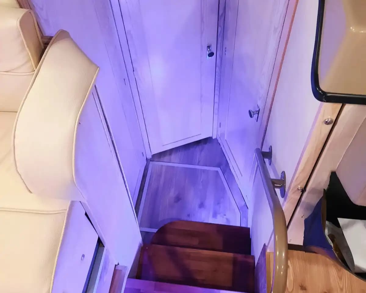 Çeşme’de Bayliner Motoryat ile Lüks Deniz Turu Deneyimi 19