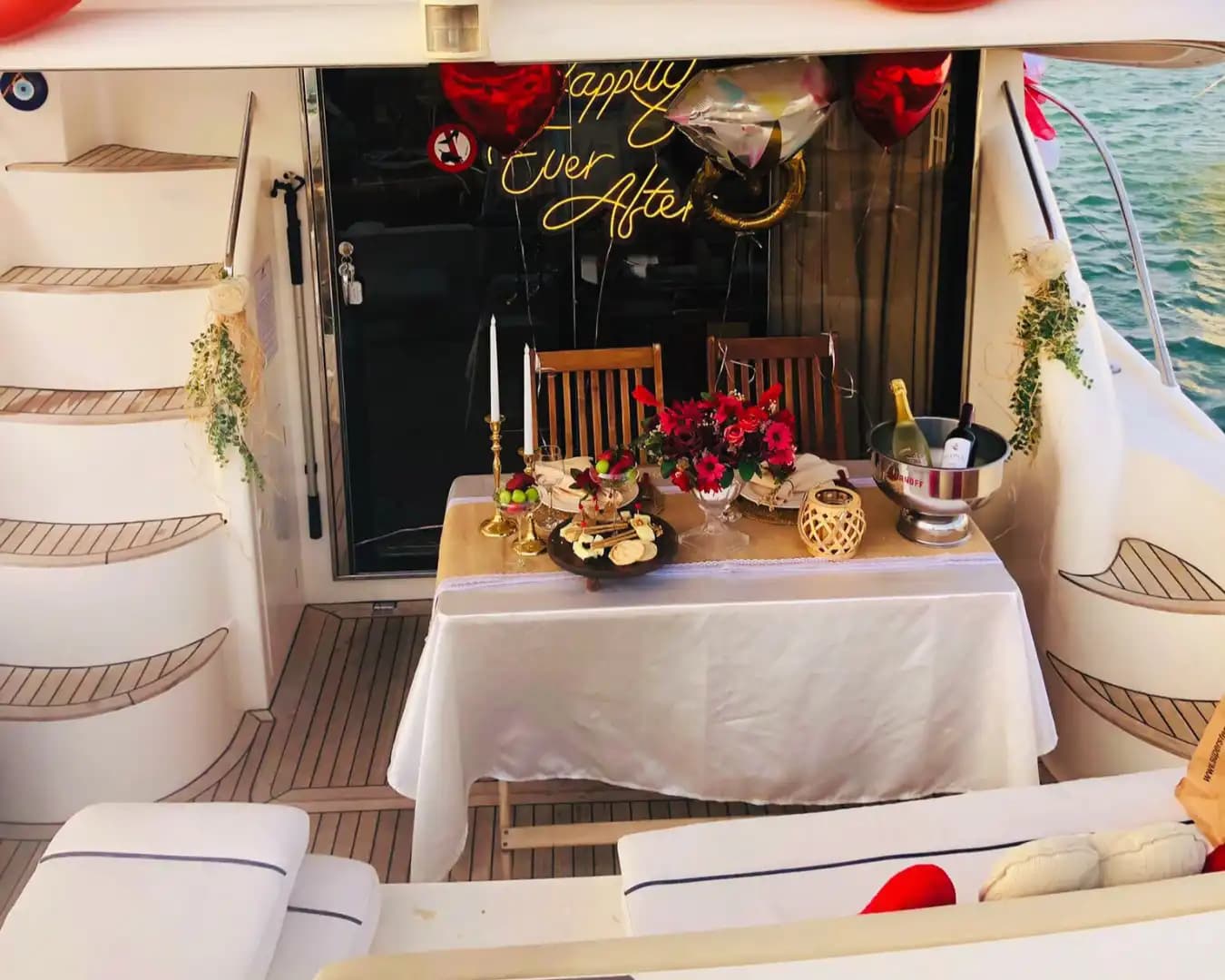 Çeşme Çıkışlı Ege’nin Serin Sularında Princess Motoryat ile Rüya Gibi Bir Deneyim 12