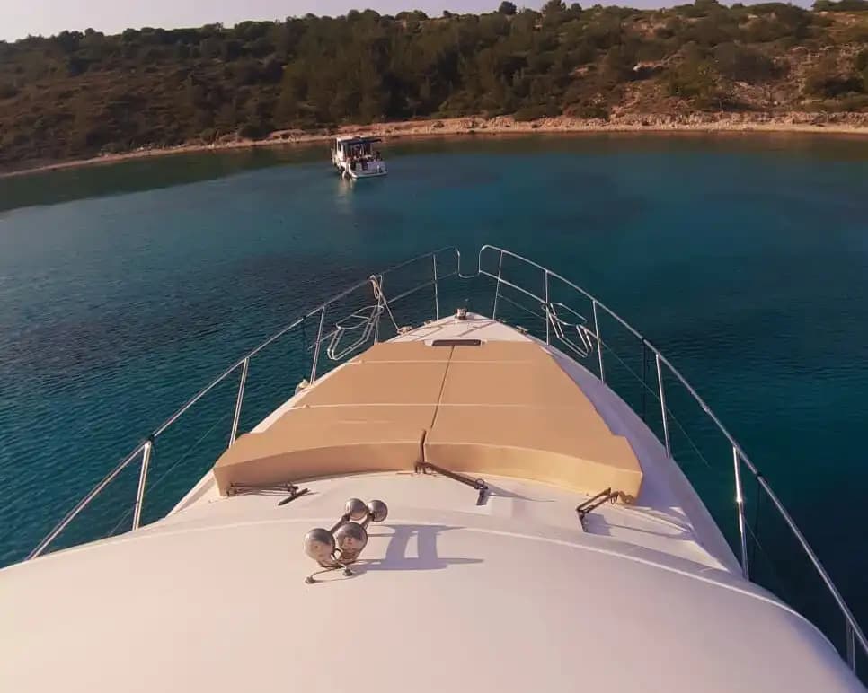 Çeşme Çıkışlı Ege’nin Serin Sularında Princess Motoryat ile Rüya Gibi Bir Deneyim 9