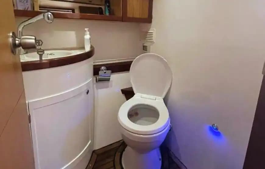 Çeşme'de Ultra Lüks Yat Kiralama 8 Kişiye Kadar 6