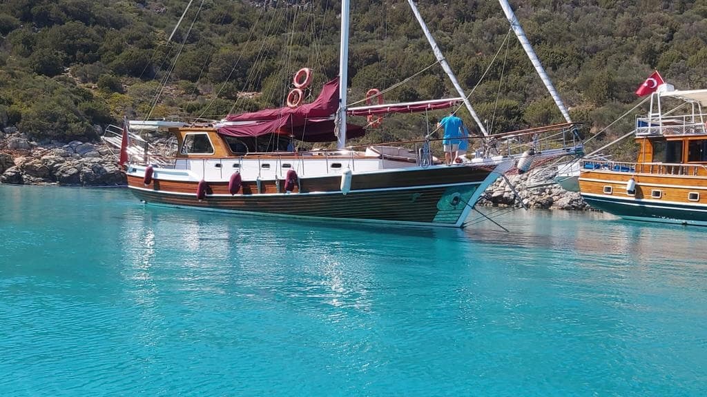 Bodrum'da 15 Metrelik Lüks Gulet ile 12 Kişilik Eşsiz Mavi Yolculuk Deneyimi 2