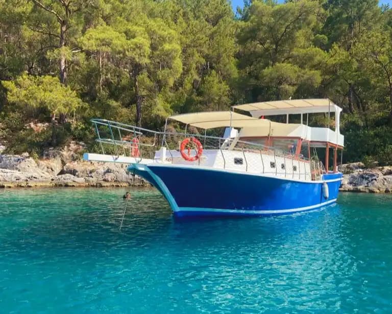 Demre Çıkışlı 2 Kabinli Özel Yapım Tekne ile Günübirlik yada Konaklamalı Eşsiz Anlar