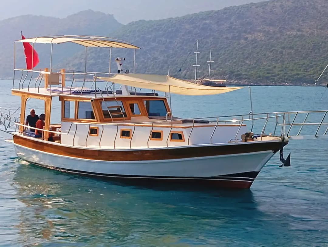 Demre’nin Mavi Sularında 2 Kabinli Şık Gulet Günübirlik veya Konaklamalı Tatil Keyfi